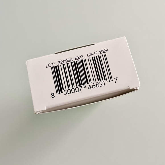 😎😎 NIB Hero Force Shield Sunscreen SPF 30 - Picture 4 of 7